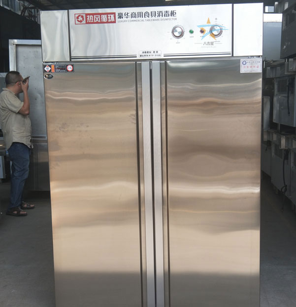 立式熱風(fēng)循環(huán)消毒柜實拍圖