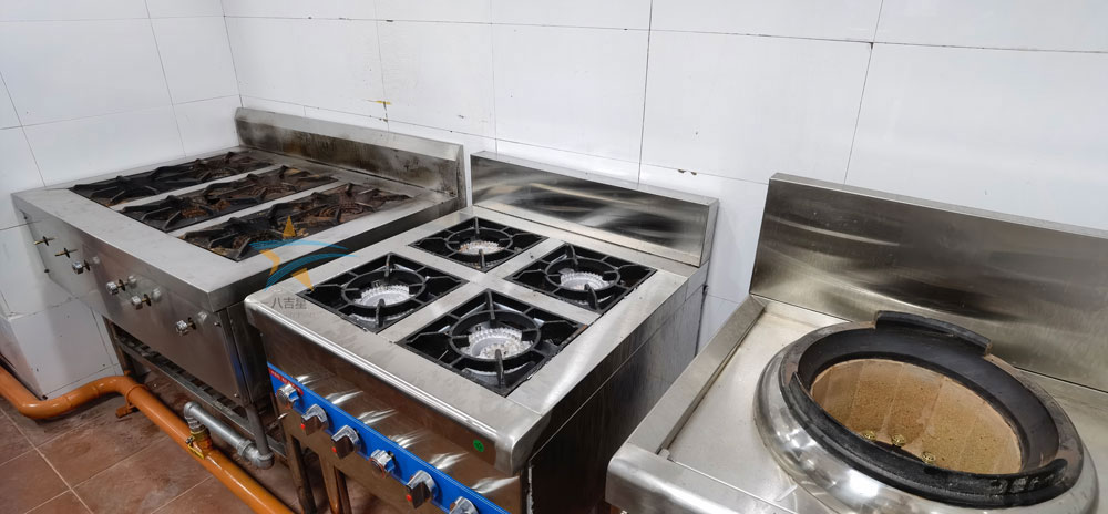 云海肴廚房煲仔烹飪區