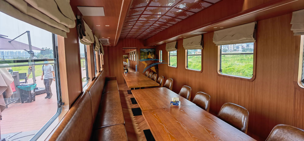 火車主題餐廳用餐環境