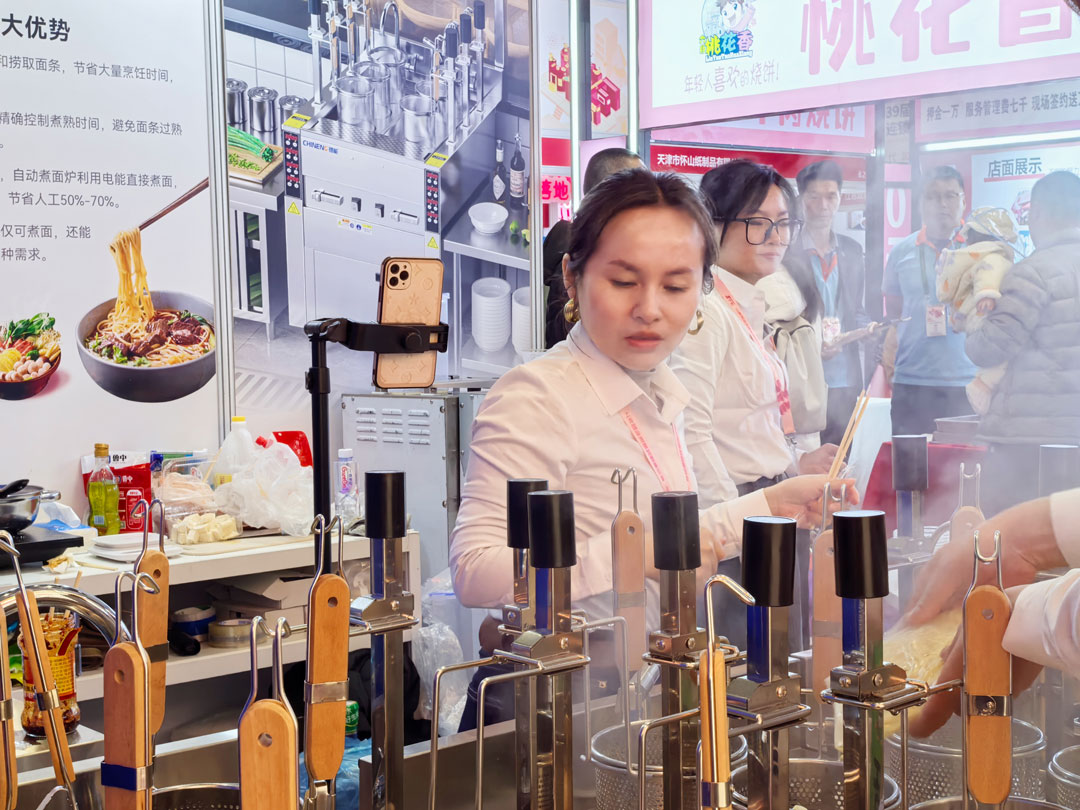 馳能八吉星廚房工程第三十三屆上海國際酒店及餐飲業博覽會現場